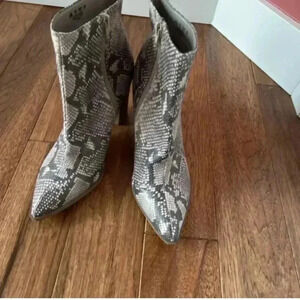 Carlos Santana Grey snakeskin Tibbie ankle boots
